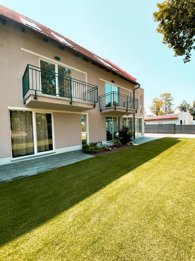 Appartement Fresh Green Wellness Apartman By Bltn Siófok Extérieur photo